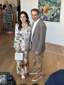 Nita-Ambani-Jeff-Koons-224x298