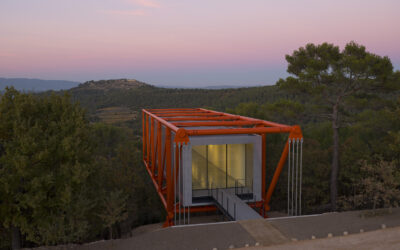 A tribute to architect of the future Richard Rogers, in one of his buildings, suspended in the air
