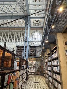 Bibliotheque-Aime-Cesaire-Fort-de-France-2-224x298